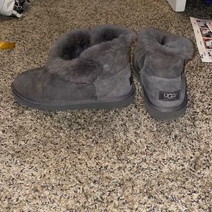 Ugg boots for. Size 6M, 7.5W